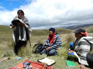 Las y los catequistas se desplazan a las comunidades para realizar su Misión . Diócesis de Chimborazo, Ecuador 